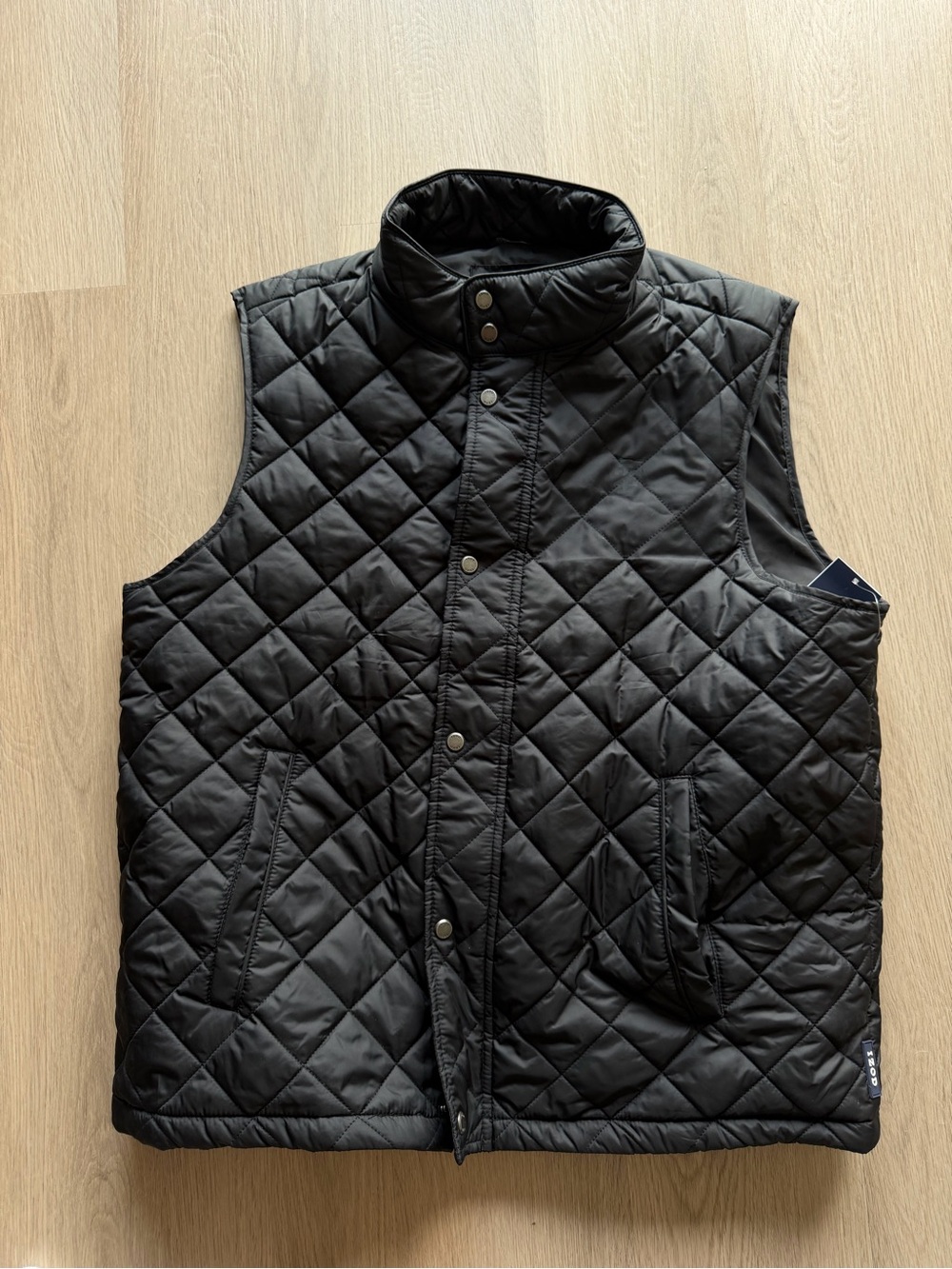 IZOD Men'sQuilted Snap-Front Vest - Black